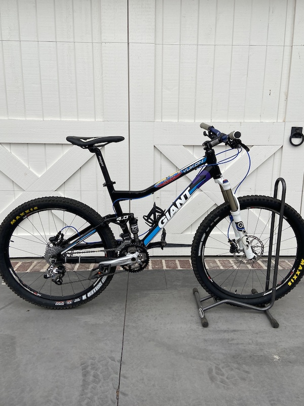 Giant yukon mountain bike best sale full suspension