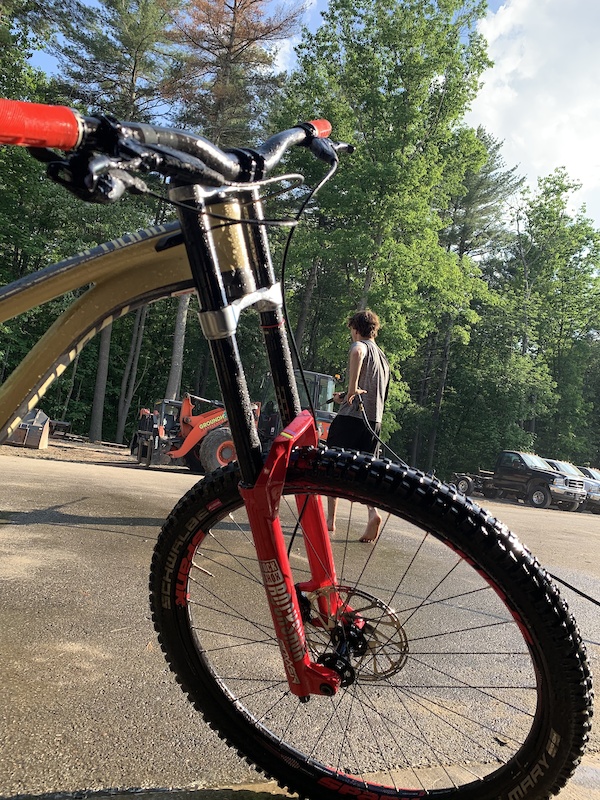 2019 Commencal supreme Fork Rebuilt Feels brand New For Sale