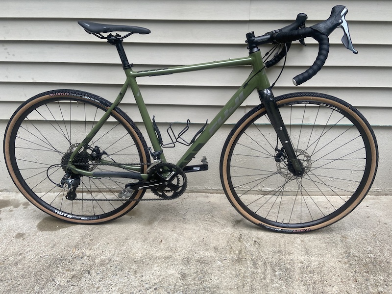 Fuji jari cheap 1.7 gravel bike