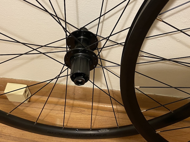 2020 Bontrager Affinity TLR wheelset 