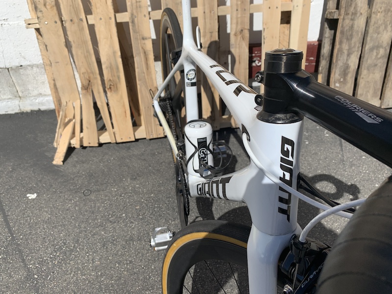 Giant deals tcr white