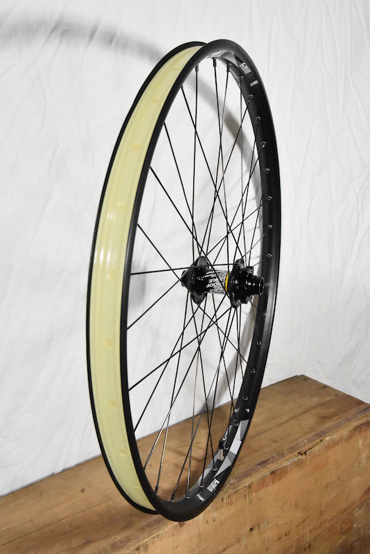 NUKEPROOF/WTB ホイールタイヤセット Nukeproof/WTB 27.5 front wheel - 20x110/15x100mm axle For Sale