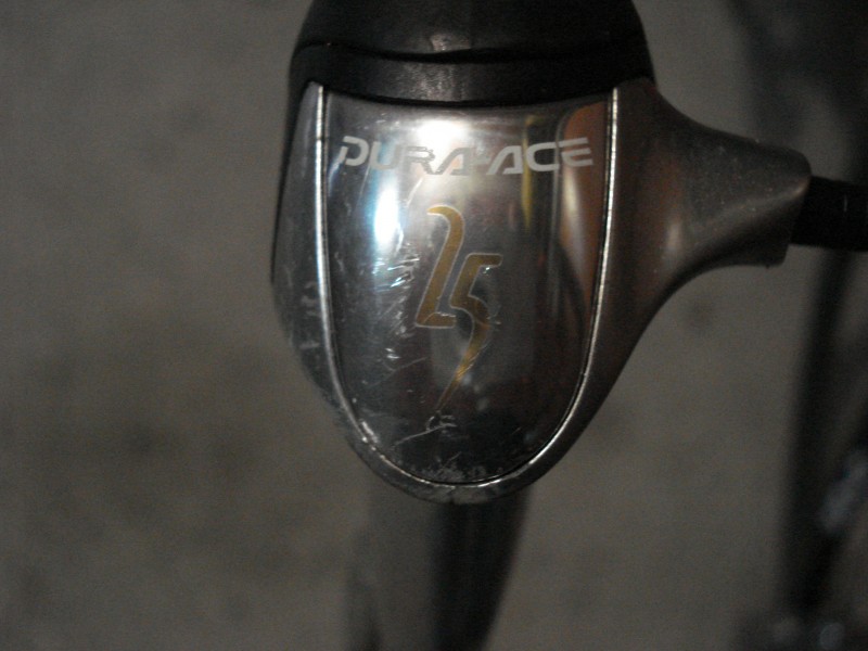 Back shifter (brake)Dura ace 25 years Limited Edition. (25 written in gold!)