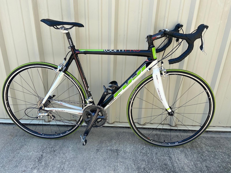 10 Fuji Team Pro Carbon Road Bike For Sale