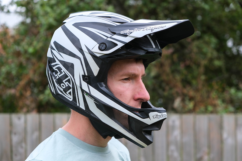 BMX Downhill Mountain Bike Full Face D4 Carbon MIPS Stealth Helmet Troy Lee Designs Adult Medium, Black/Silver 