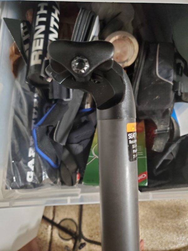 2019 Specialized Carbon, single-bolt, 30.9mm Seatpost For Sale