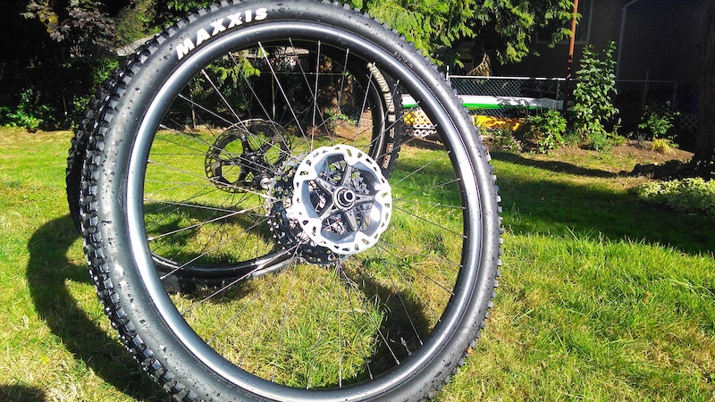 race face carbon wheels