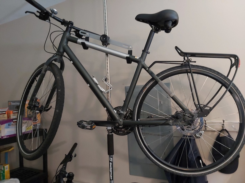 giant seek hybrid bike