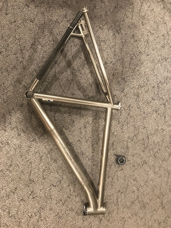 salsa el mariachi titanium