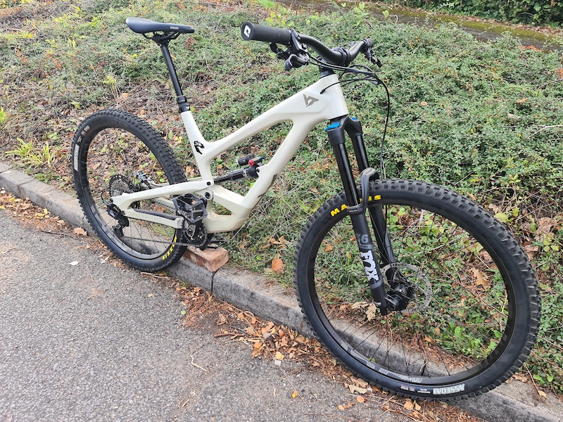 2019 yt capra 29 review