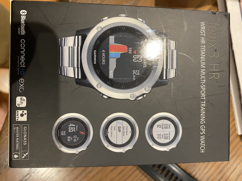 garmin fenix 3 hr vs apple watch 4