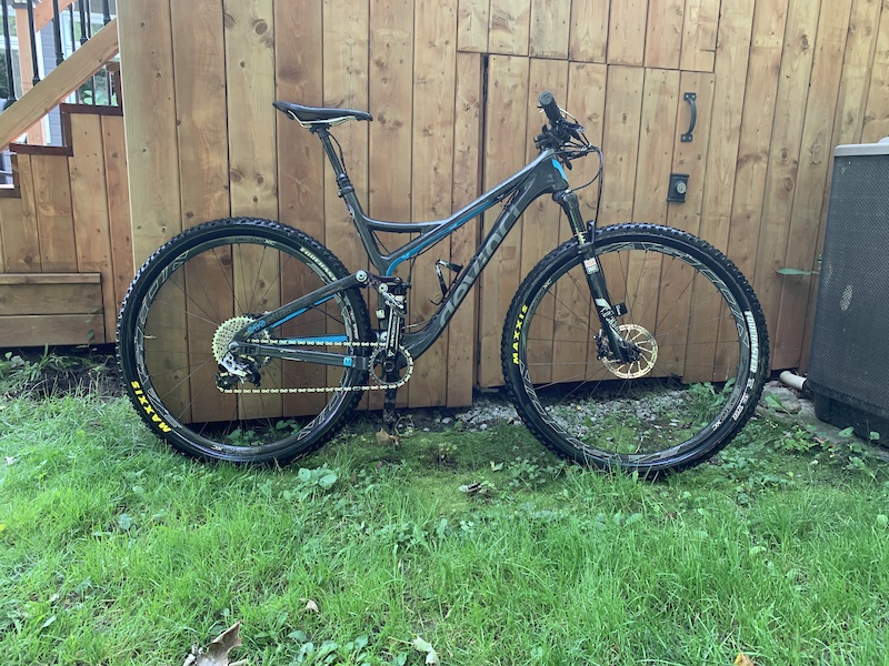 Velo montagne devinci hot sale