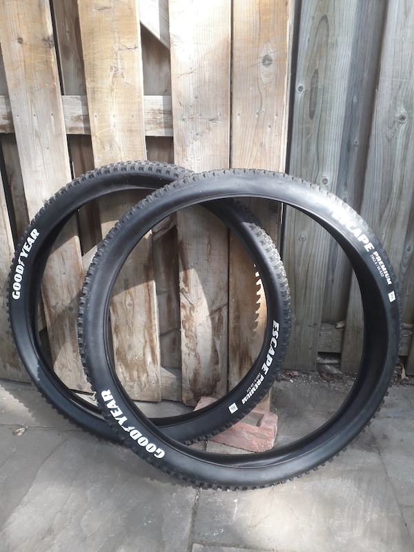 goodyear escape 27.5