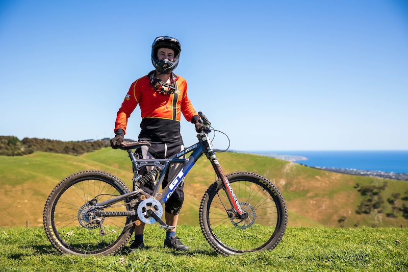 11 Retro Downhill Bikes From The South Australian State Downhill Championships Pinkbike
