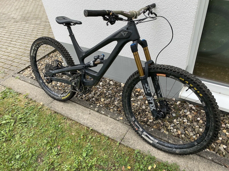 2019 yt capra cf pro race