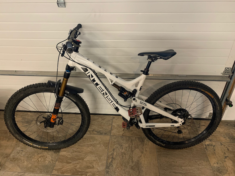 baby blue cruiser bike