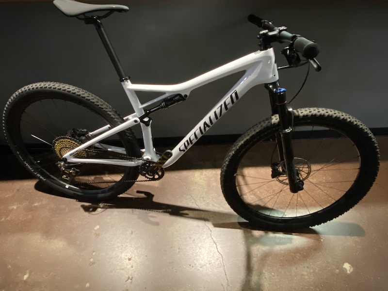 2020 specialized epic pro