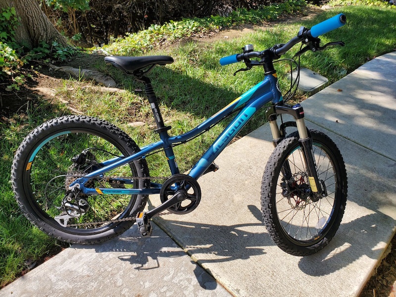 Polygon relic 20 best sale inch kids mountain bike