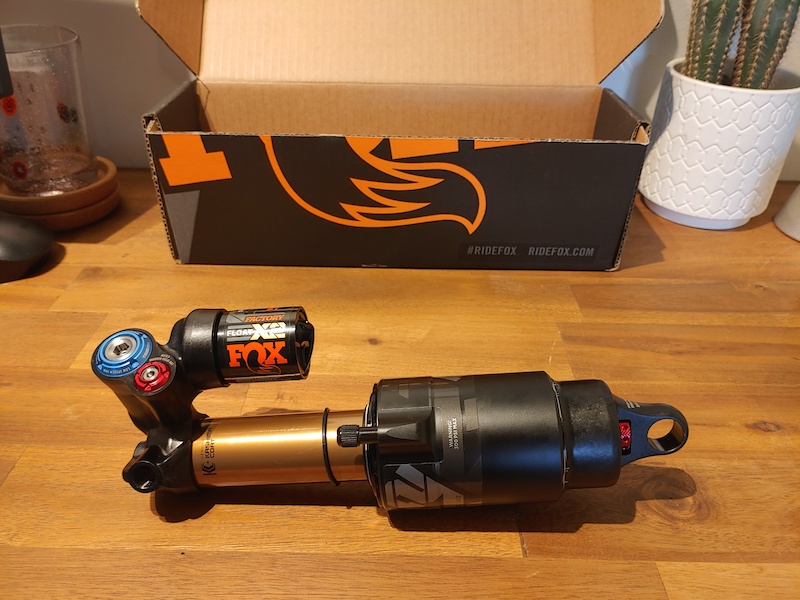fox float x2 205 x 60 trunnion