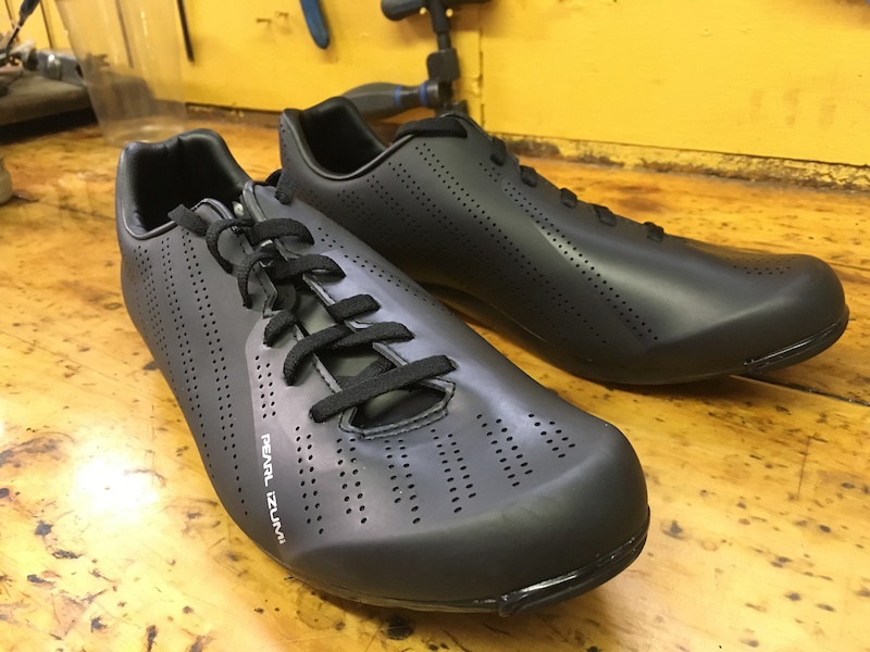 2019 Pearl Izumi Tour Road Size 43 For Sale