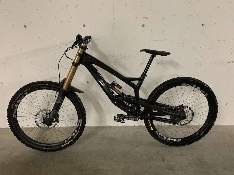 2016 YT Tues CF pro race size L For Sale 2016 YT Tues CF pro race size L For Sale