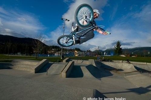 Dex ripping some street. Photo by James Healey.