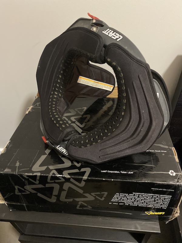 leatt-moto-gpx-neck-brace-md-for-sale