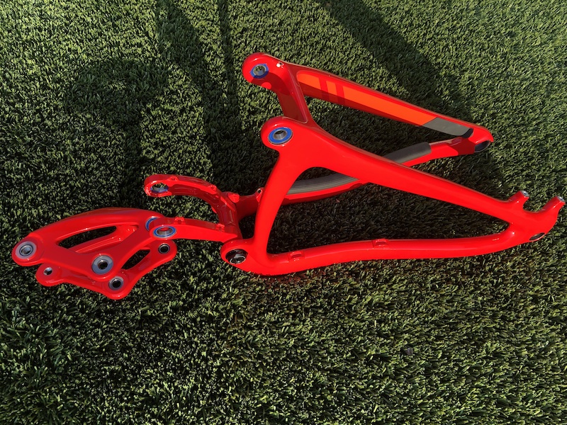 2019 Giant trance advanced carbon rear triangle and rocker For Sale