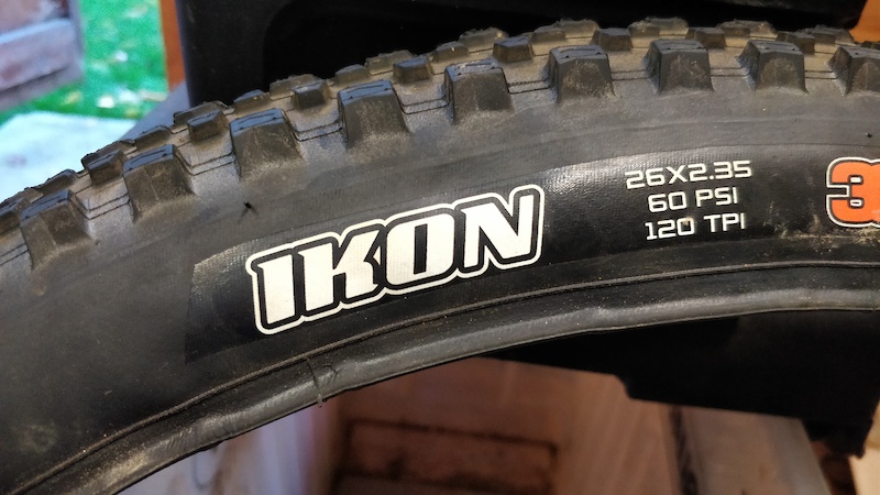 maxxis ikon 26x2 35