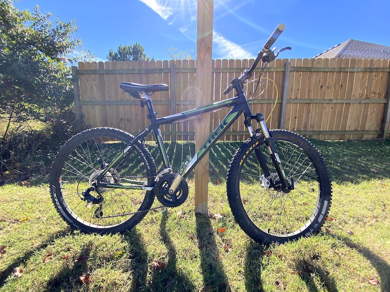 trek 3500 disc 2012