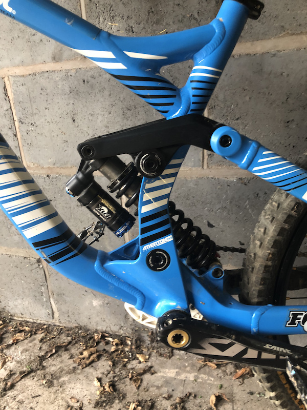 2012 Commencal Supreme V3 (Large) Custom Build For Sale