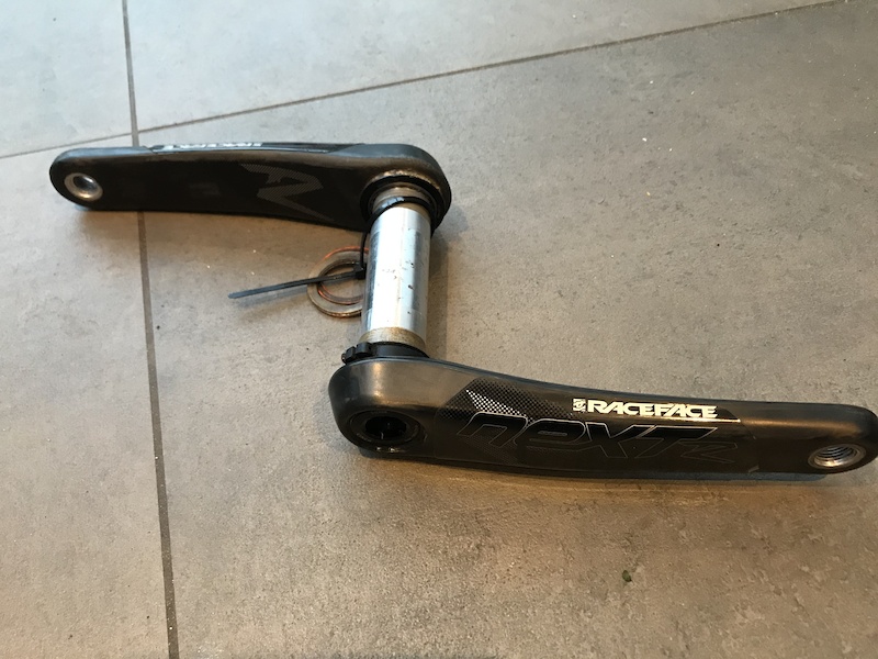 Pédalier Race Face Turbine 143 mm
