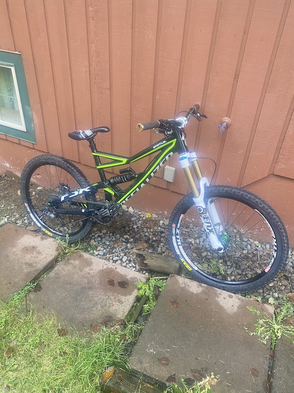 specialized status 2012