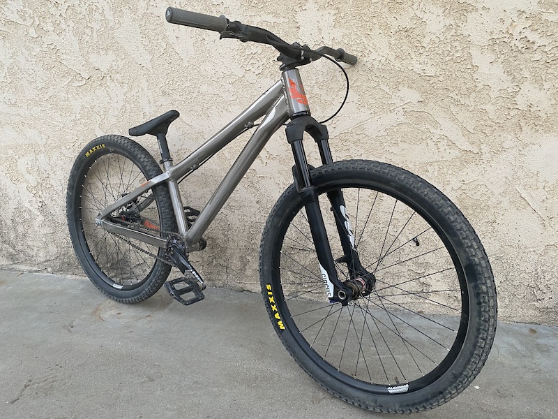 banshee dirt jumper