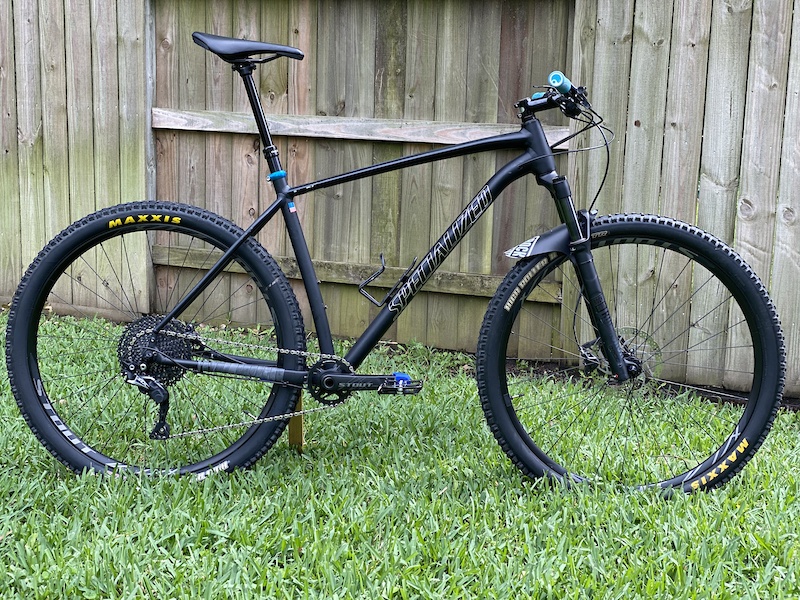 2019 specialized rockhopper specs