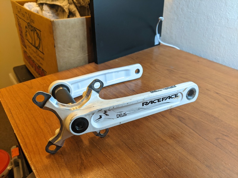 Raceface Deus Triple Crankset w/ Bottom Bracket 175mm For Sale