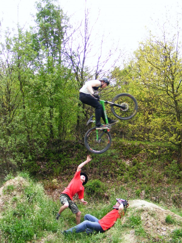 Haha! One of those fools is trying to catch my rear wheel... And he did it!! :)