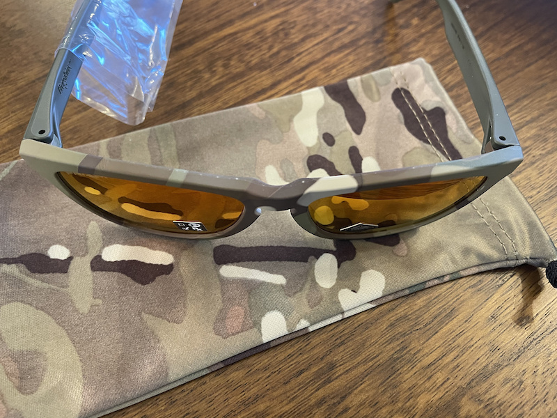 oakley frogskins multicam