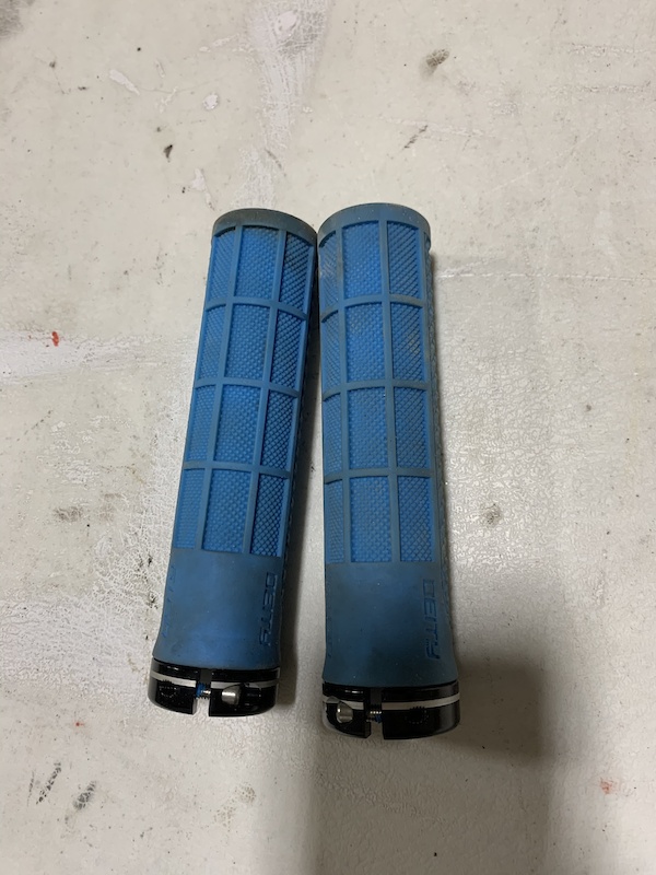 deity purple grips