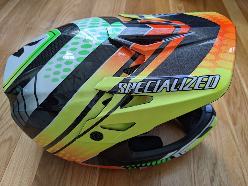 specialized dissident carbon