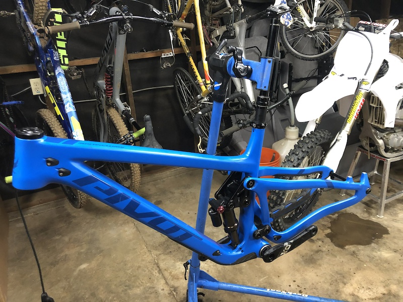 2020 Pivot Switchblade Frame For Sale