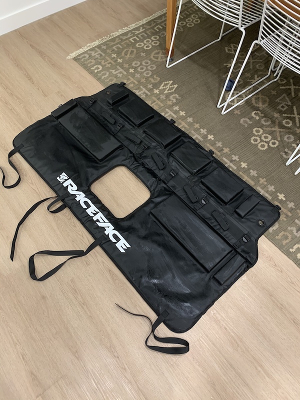 raceface tailgate pad canada