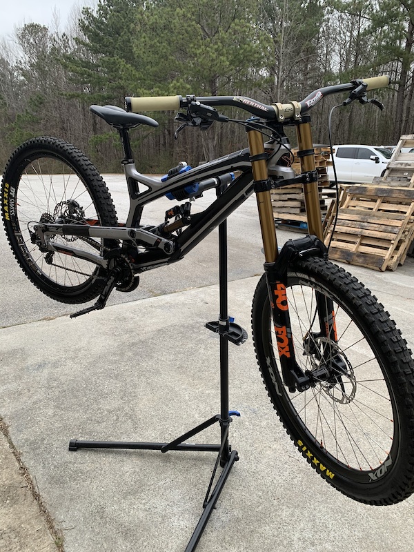 bmw g310r white blue