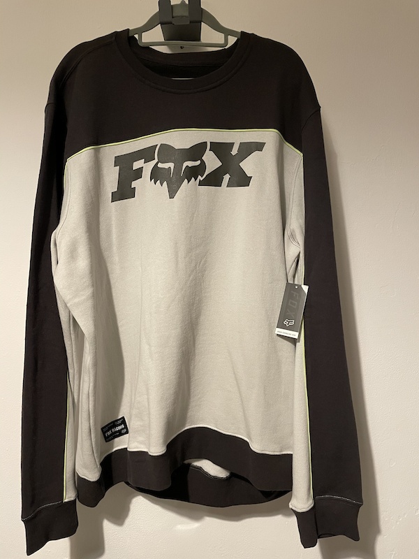 Fox racing hoodie & sweater XL For Sale