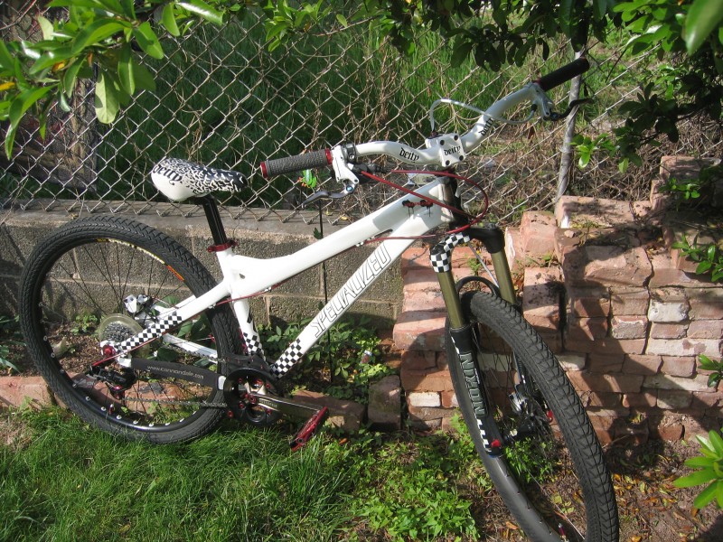 another pic of my bike... and once again... this my project  P(ro) 2(wisted)is not donne yet