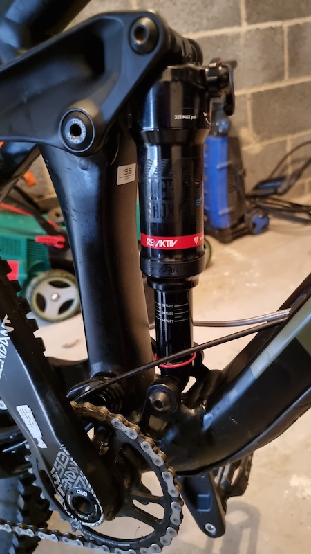 2020 RockShox Deluxe RT3, RE:aktiv 3-position damper For Sale