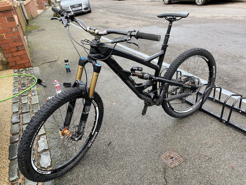 2016 yt capra cf pro race