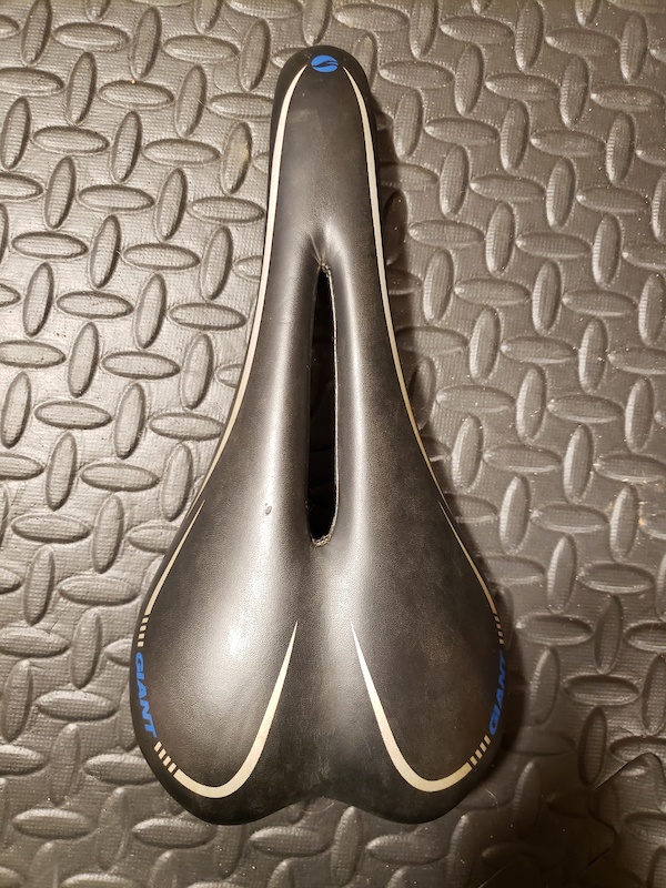 Giant Bicycle XC saddle. Titanium and Chromoly rails For Sale