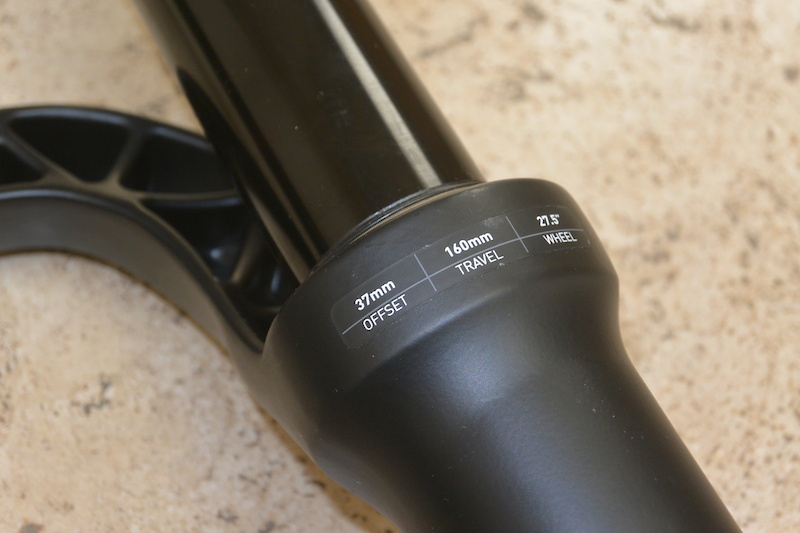 2020 New RockShox Yari RC Boost 160mm 27.5