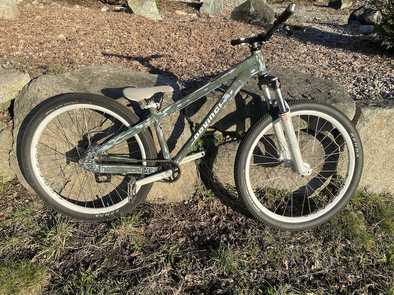 2010 Devinci dirt jumper medium For Sale